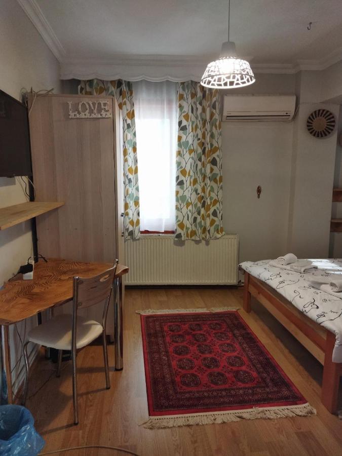 Nelly Guesthouse Istanbul Bagian luar foto