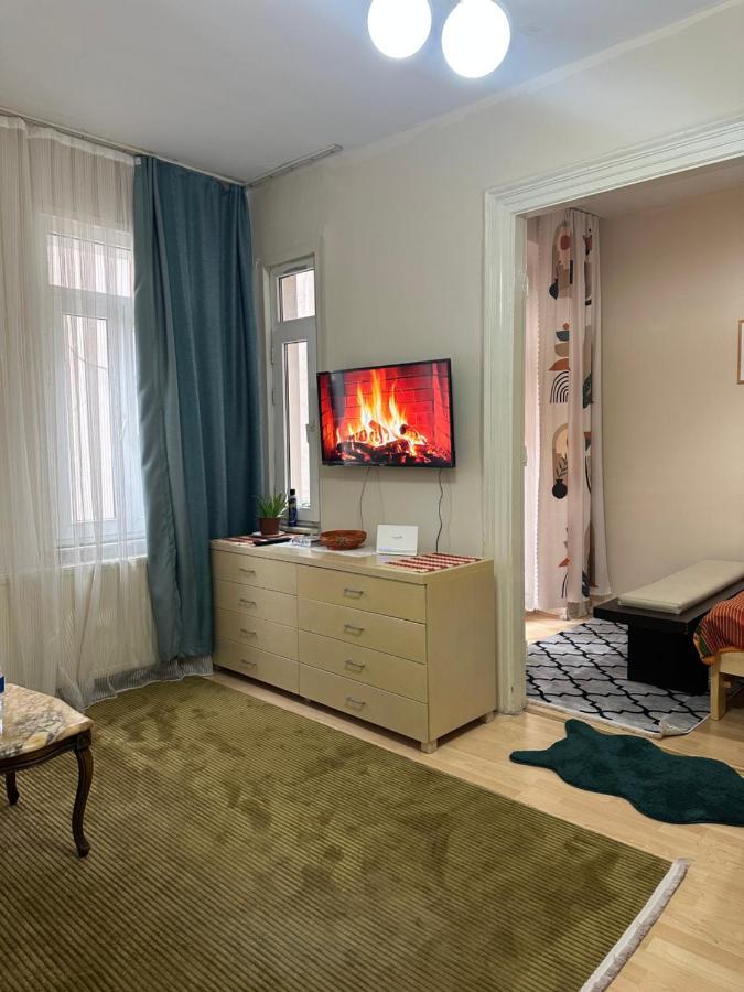 Nelly Guesthouse Istanbul Bagian luar foto
