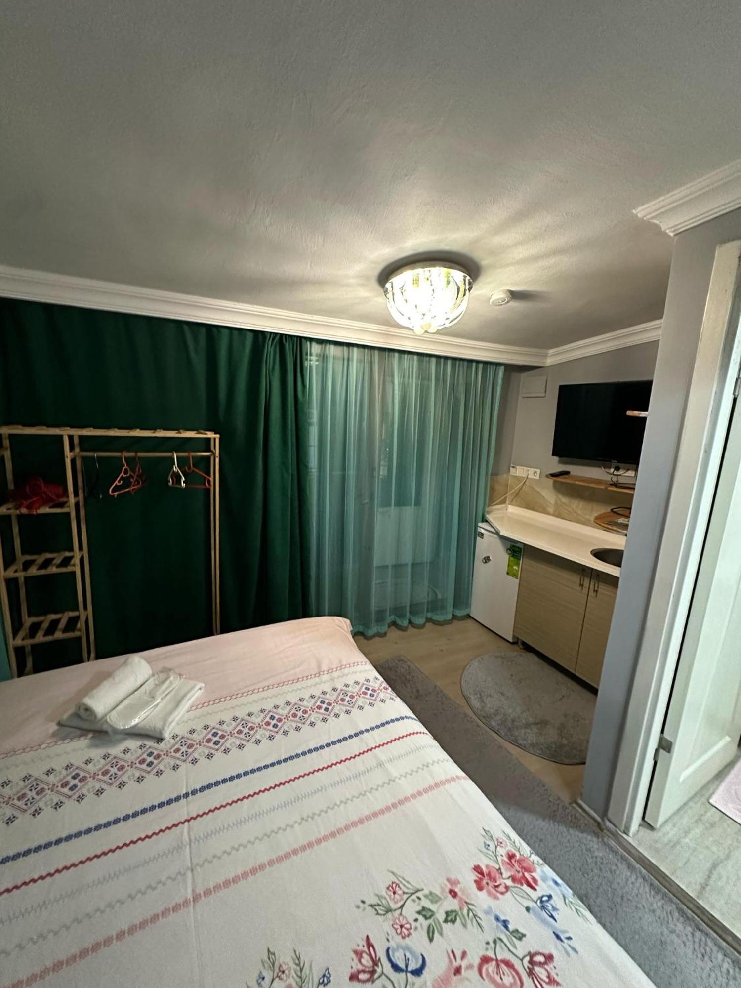 Nelly Guesthouse Istanbul Bagian luar foto